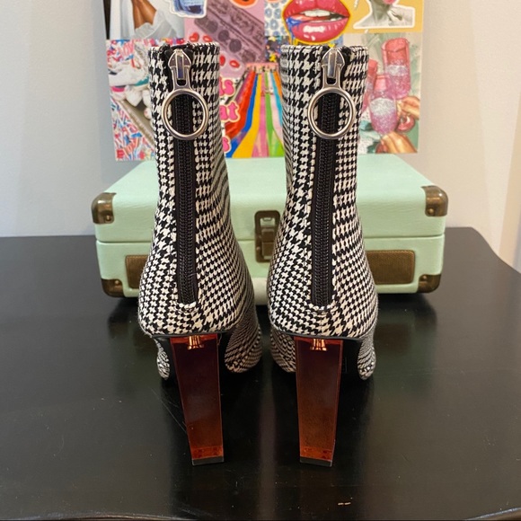 Super fun boots! - Picture 3 of 6